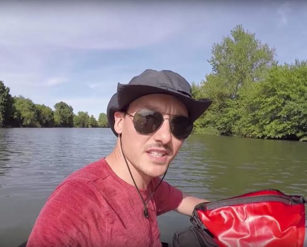 230km en kayak pour ramasser nettoyer la rivière