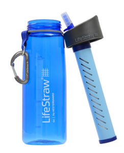 Gourde avec paille filtrante lifestraw pour randonner avec des équipements léger 